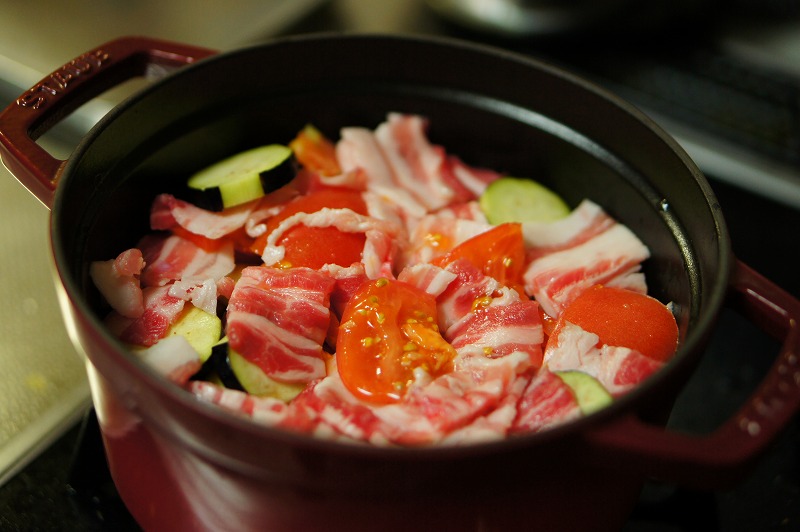 トマトとナスと豚バラの重ね蒸し